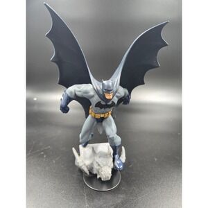 DC Comics BATMAN Standing On Gargoyle 8.5" Statue Wings Spread Open D20010